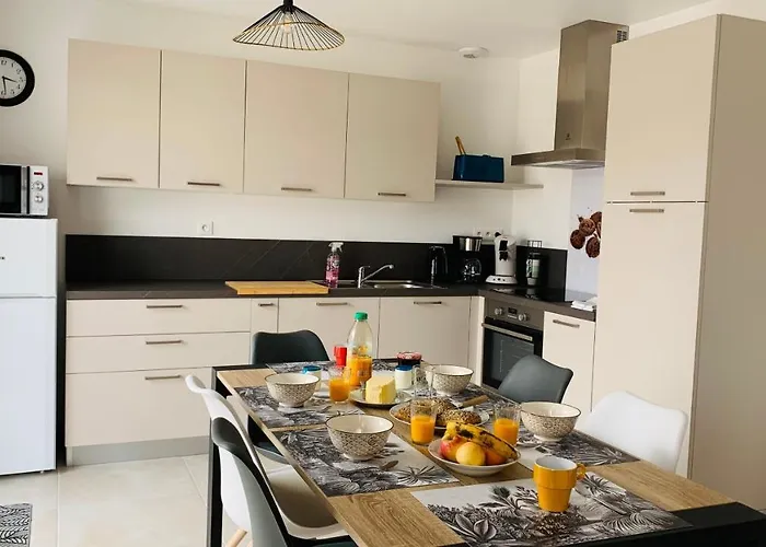 L'amiral Maison Avec Piscine/parking/wifi/plages 5kms Holiday home Les Mathes